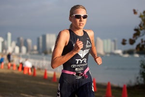 _E8E1417 Haskins averaged 5:52 minutes/mile on her way to victory. Photo: Robert Murphy