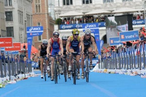 id_1594_2007HamburgBGTriathlonWorldChampionshipsEliteMen20070902_4325 Shoemaker wants all triathletes to be able to experience the draft-legal format. Photo: Triathlon.org