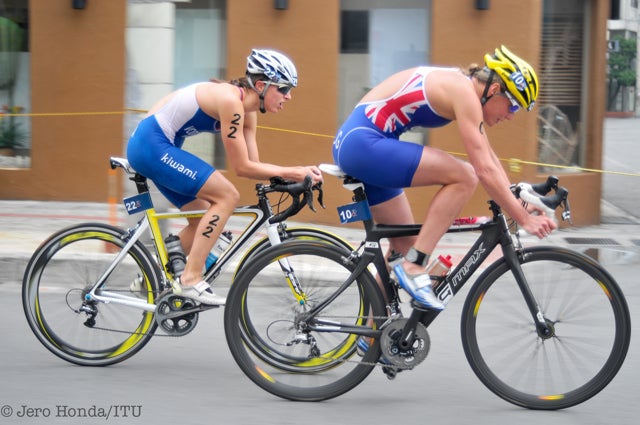 2011IshigakiWomen_low08