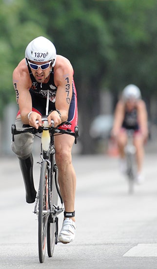 JP Theberge won the TRI-5 division Monday at USA Paratriathlon Nationals. Photo: Mario Cantu/USA Triathlon