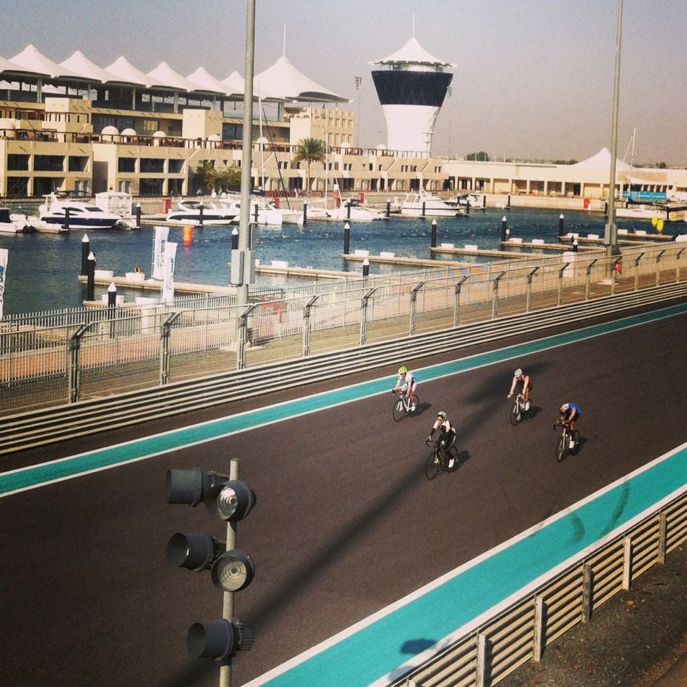 The bike course offers an incredibly unique ride entirely around the Yas
Marina F1 racetrack.