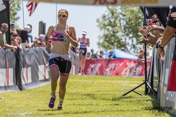 Ellie Salthouse outsprinted Jeanni Seymour to take the win. Photo: Paul Phillips/Competitive Image
