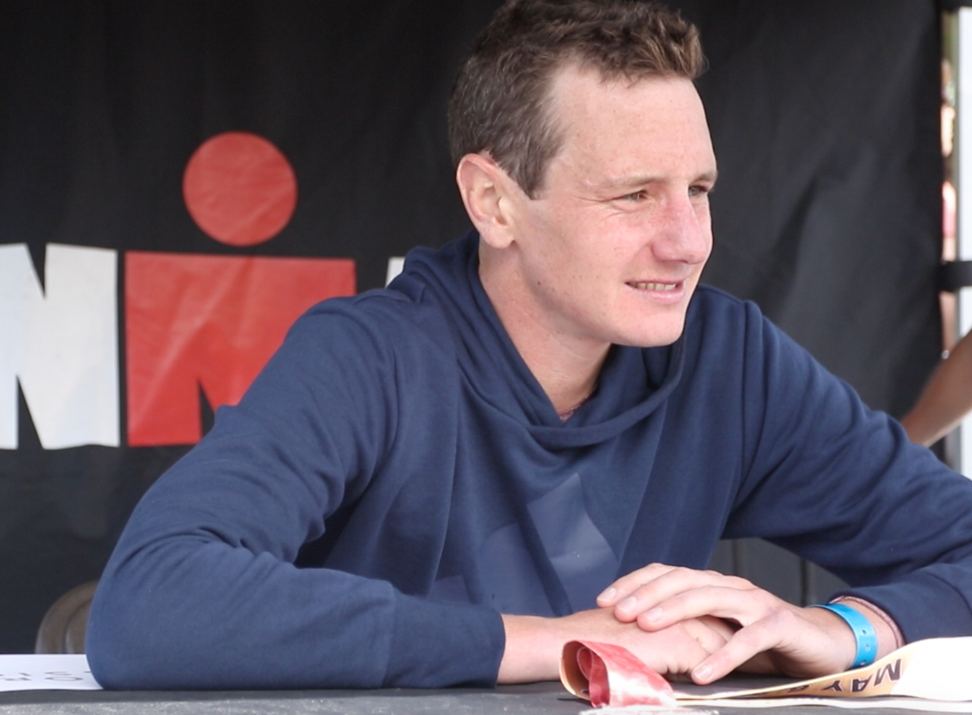 Video Alistair Brownlee Gains Confidence at 70.3 St. Triathlete