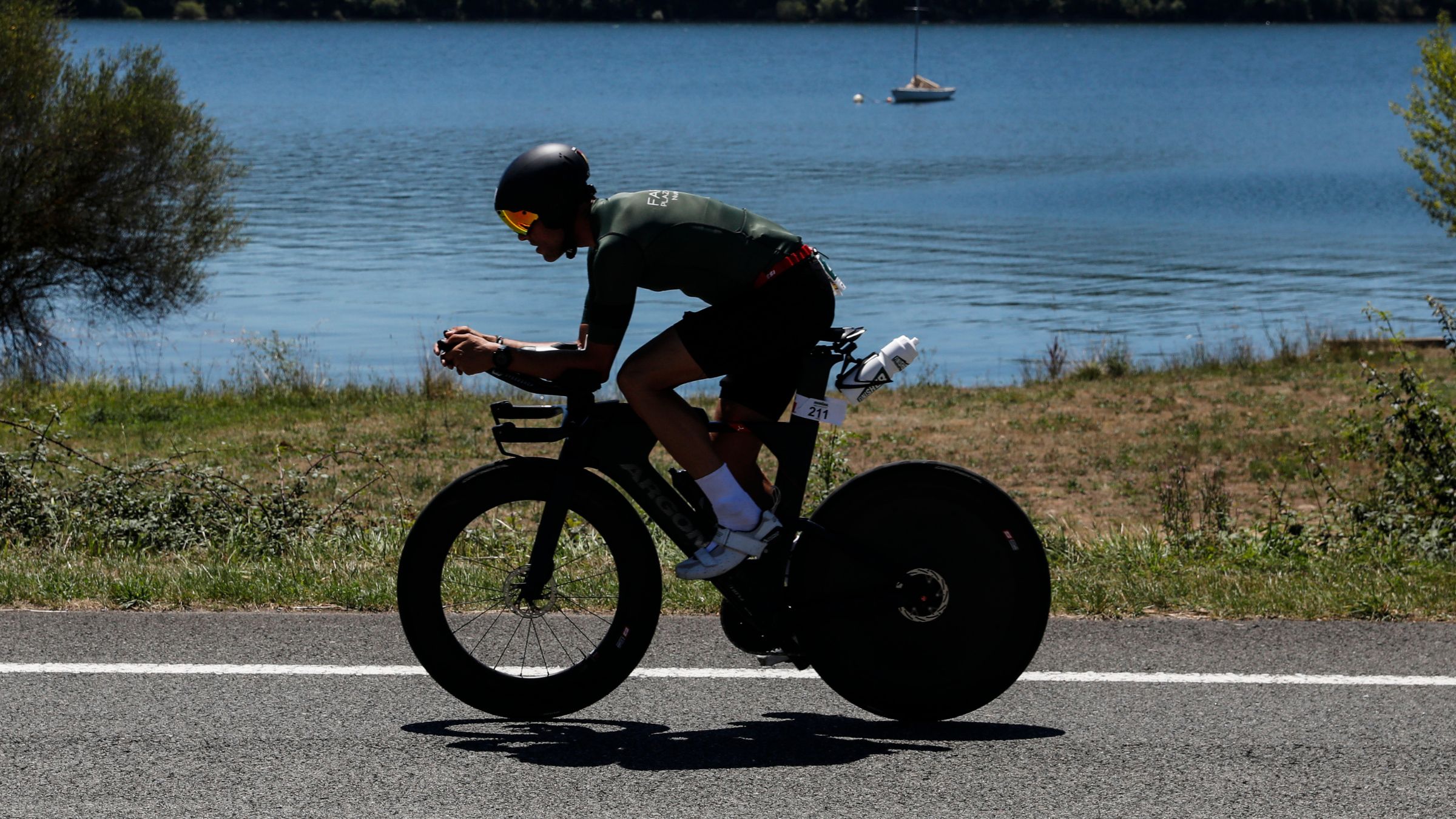 A triathlete figures out how to stay in aero position