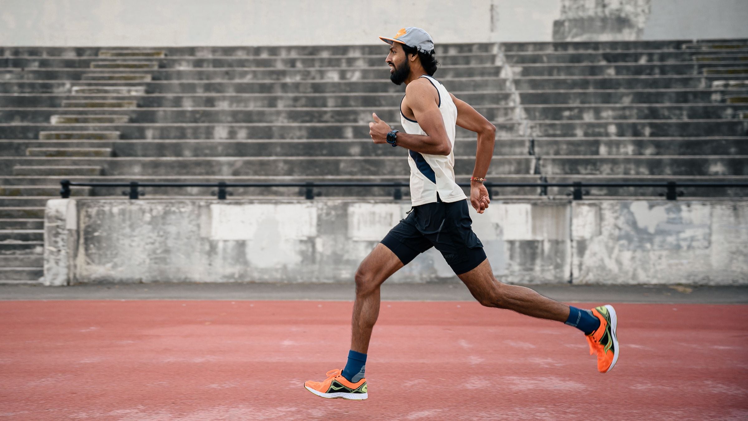 An athlete practices how to improve run form