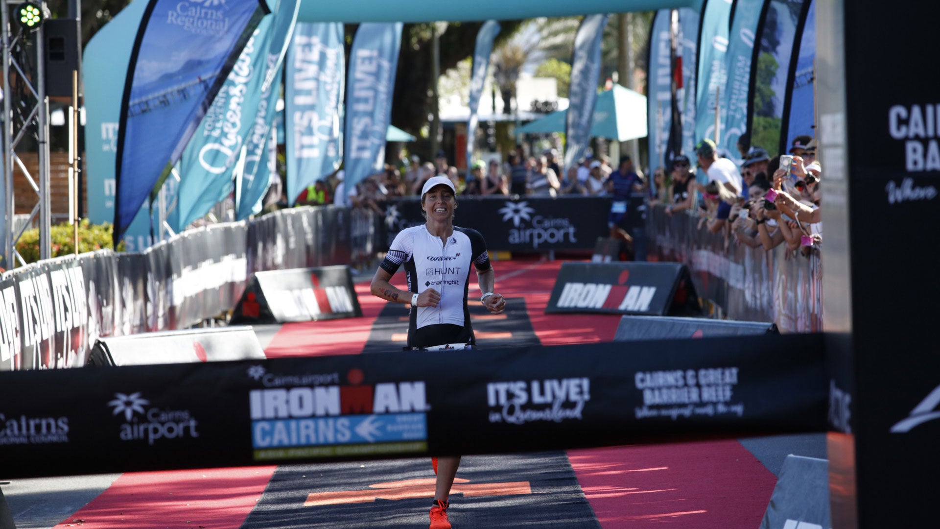 New Zealand’s Amelia Watkinson wins Ironman Cairns.