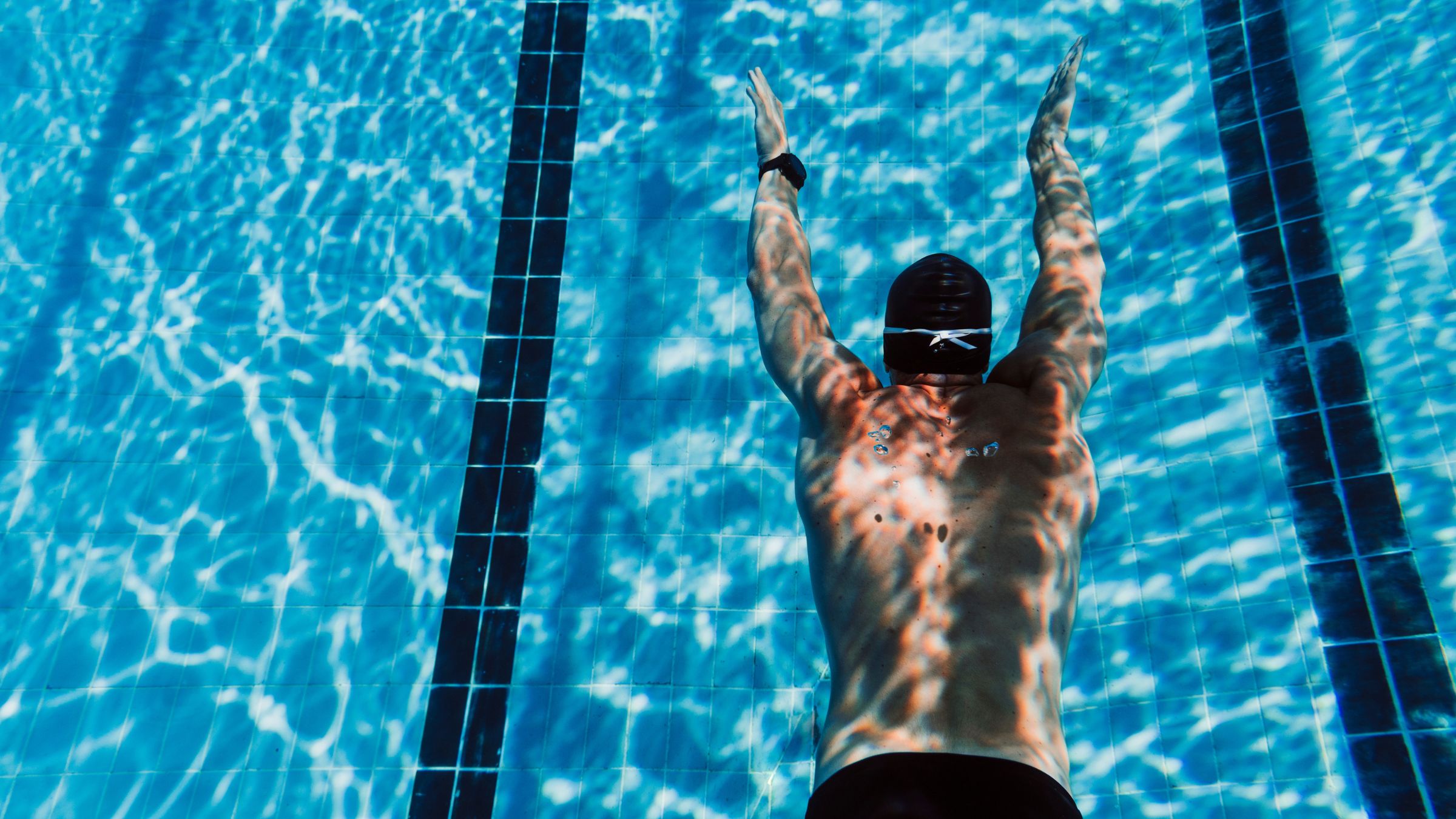 A triathlete does a recovery swim workout