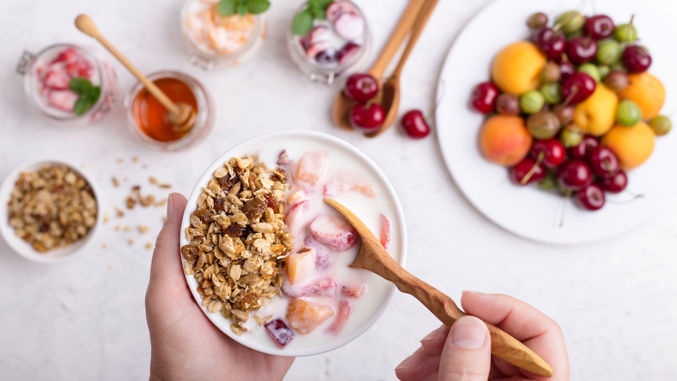 Kefir with granola and fruits
