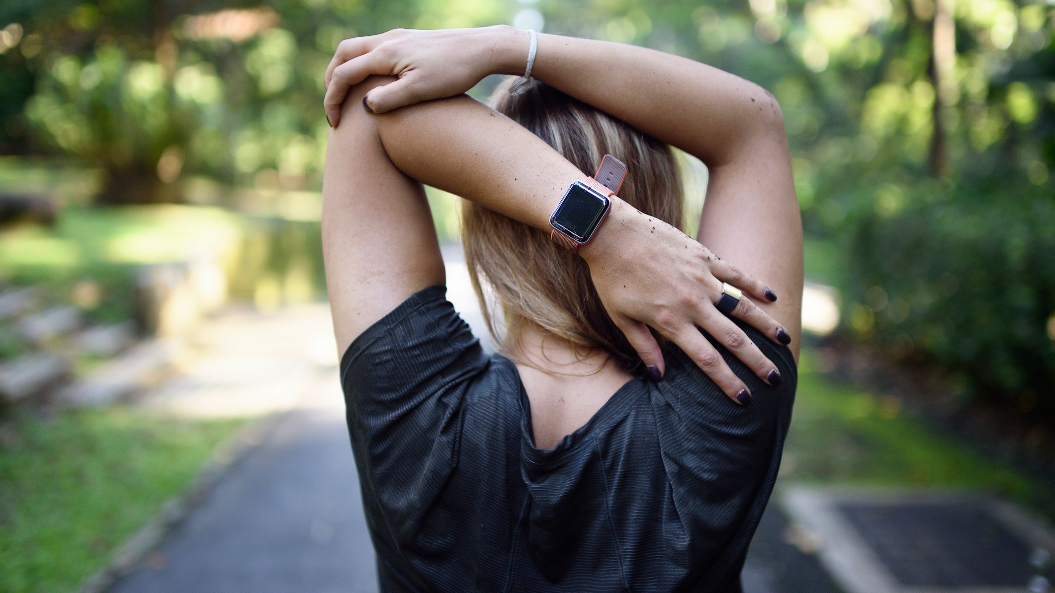 Wrist pulse oximeters are offering athletes a new way to look at their health.