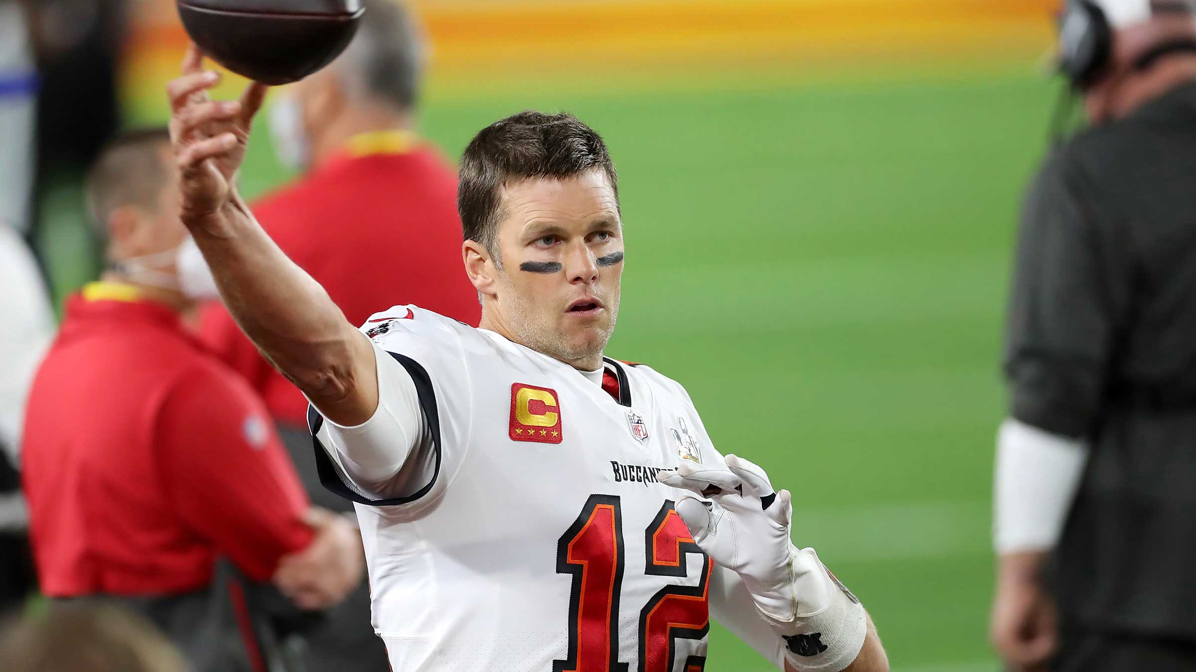 Tom Brady warms up before Super Bowl LV.