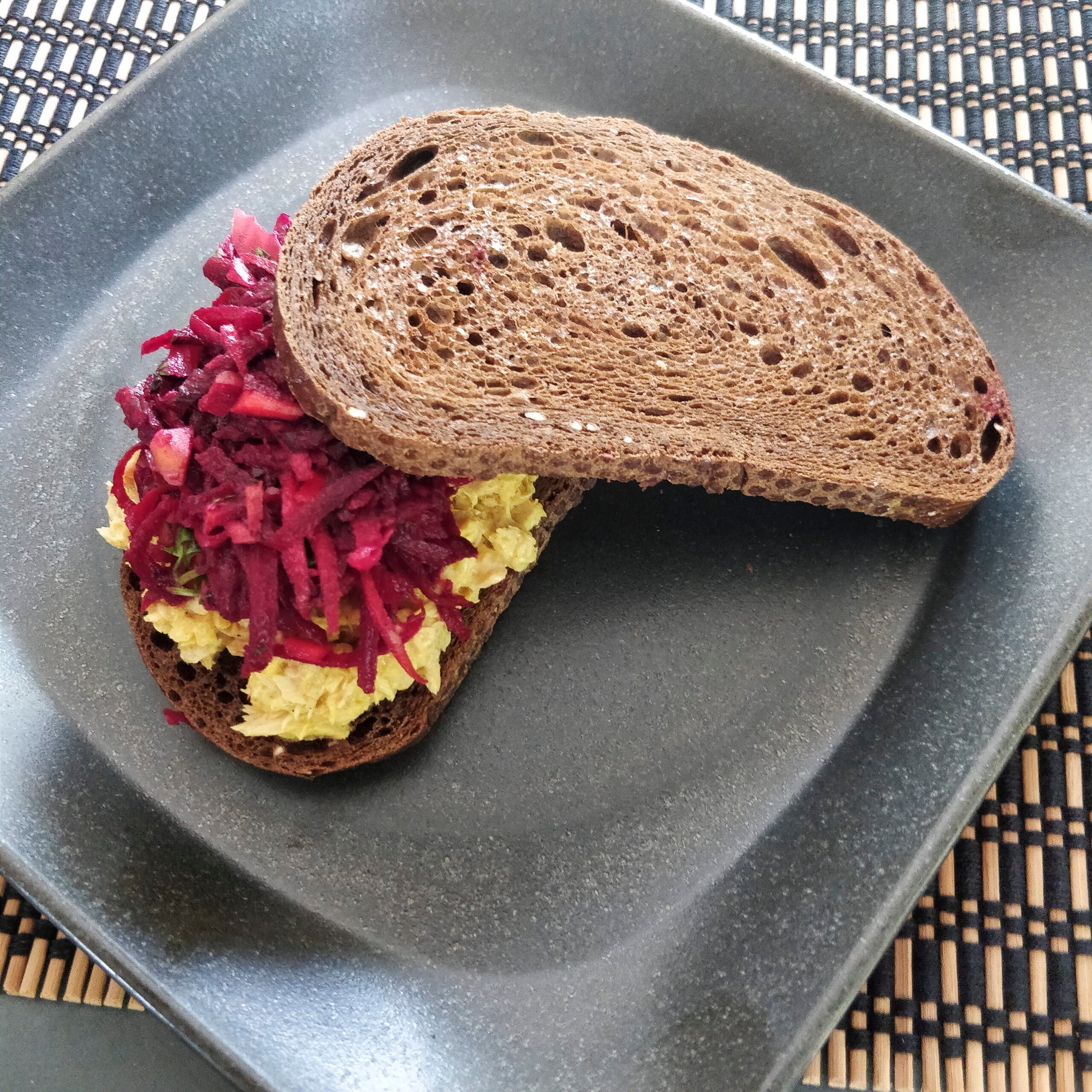 A healthy sandwich recipe for salmon salad