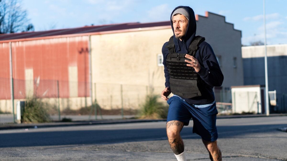 Should You Wear a Weight Vest While Running? Triathlete Kamelefon