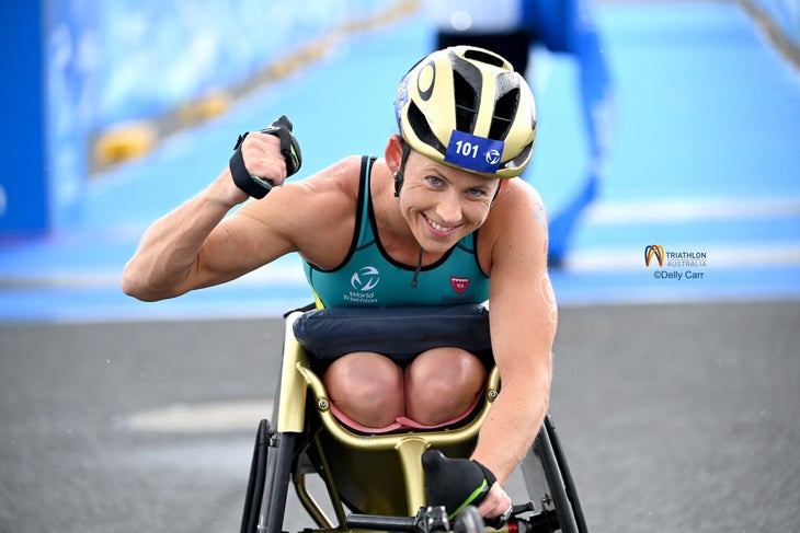 Lauren Parker ganó la Para Serie Mundial de Triatlón de Devonport