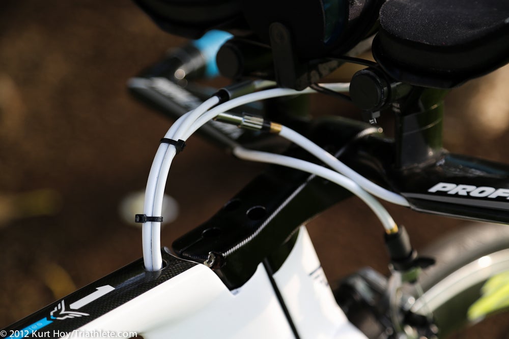 bicycle hydraulic brake line quick disconnect
