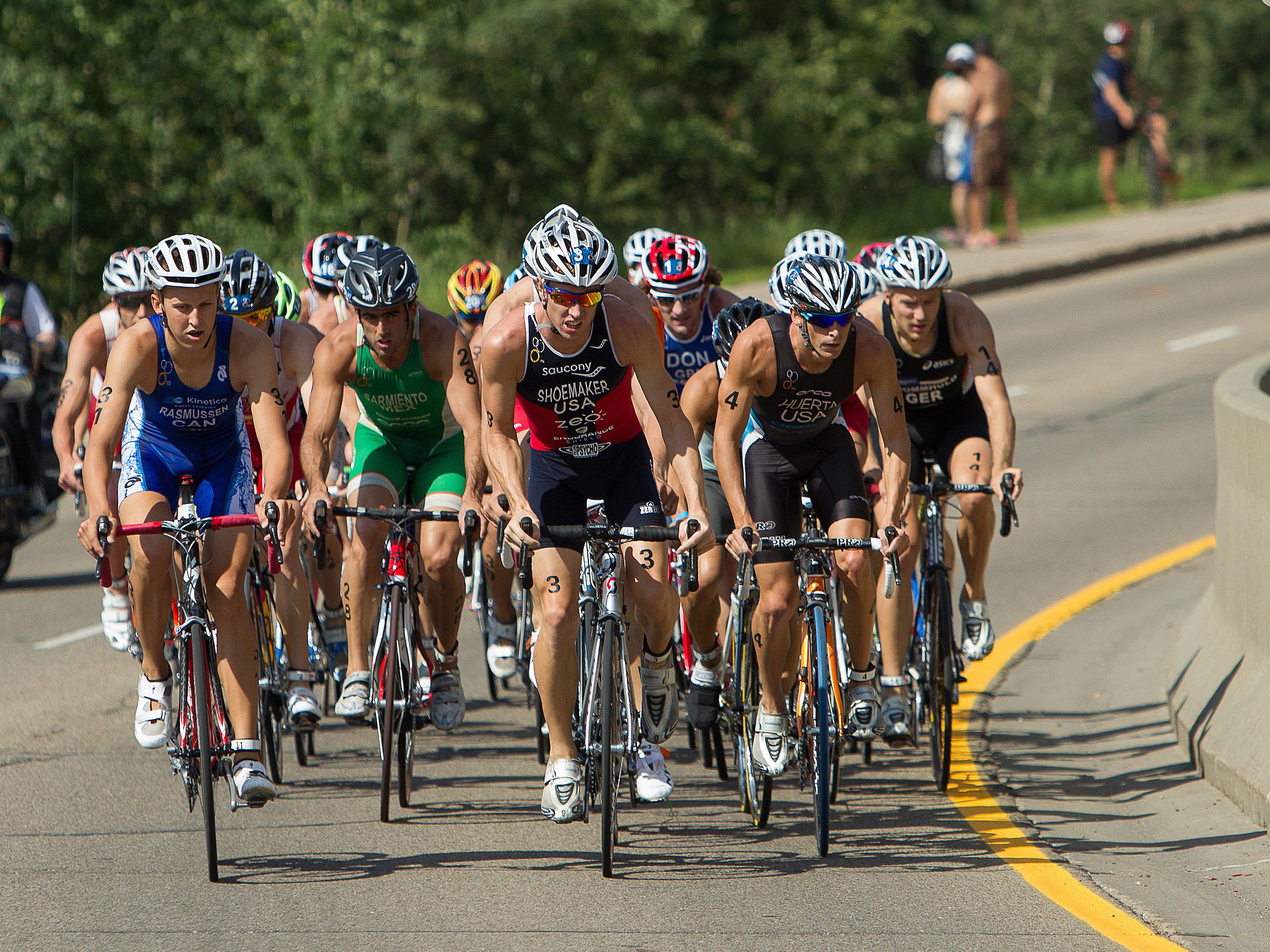 Drafting Is Legal At This Weekend's Clermont Challenge Triathlete