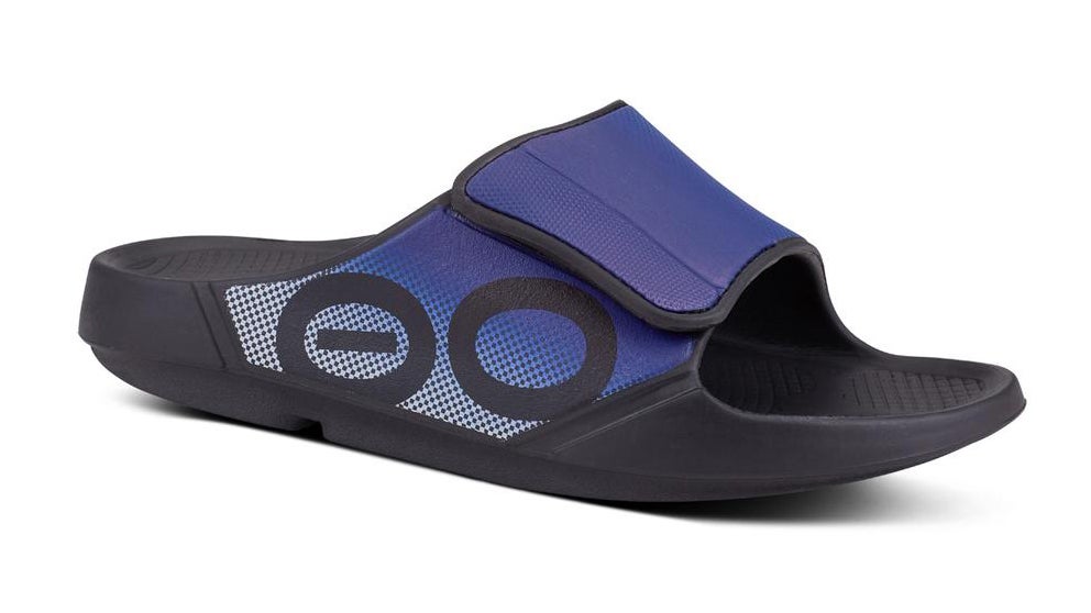 Oofos Ooahh Sport Flex Sandal: Triathlete Gift Guide – Triathlete