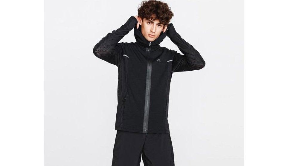 The Decathlon Kalenji Run Warm+ Jacket is a great gift for triathletes.